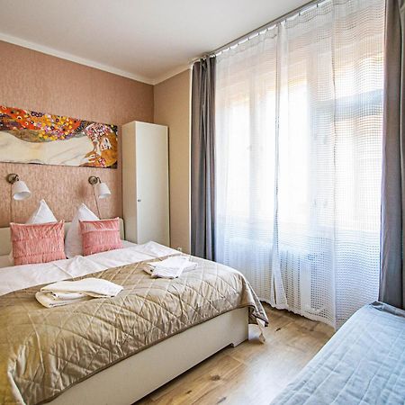Old Town Rybna Apt By Ruterra Prag Exterior foto